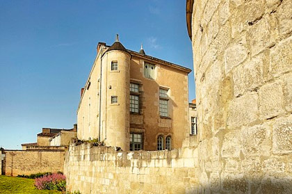 fontenaylecomte fontenaylecomte